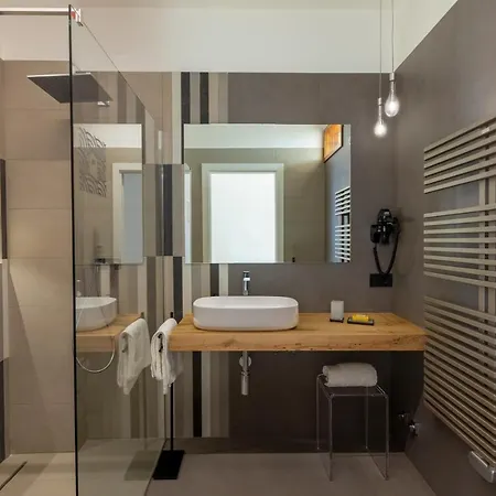 Qui Vicino Boutique And Guest house 2*