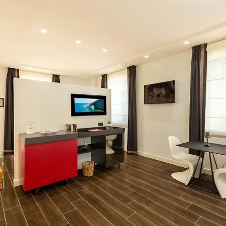 Qui Vicino Boutique And 2*